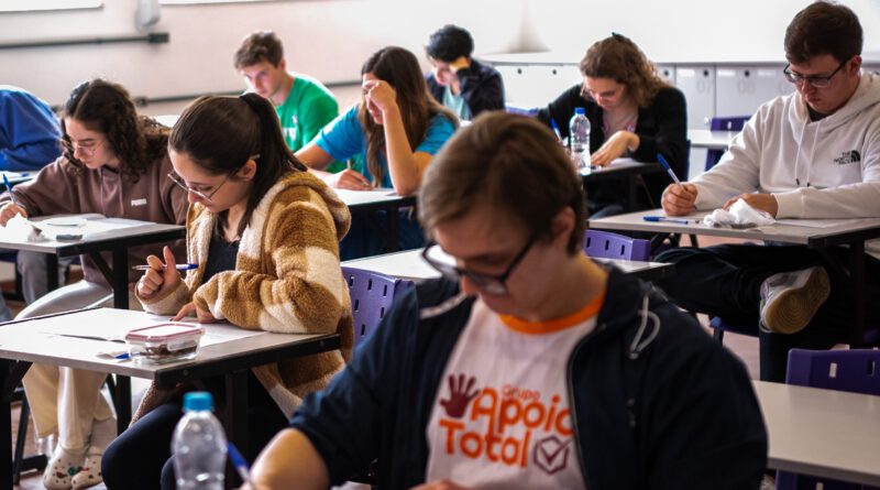 Centenas disputam vaga para medicina na Universidade de Caxias do Sul Centenas disputam vaga para medicina na Universidade de Caxias do Sul