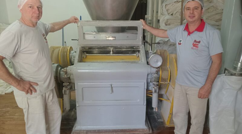 Um Dalponte troca a advocacia pelo ofício do avô na produção da farinha de milho e mantém a história da família que deixou a Itália em 1899 Um Dalponte troca a advocacia pelo ofício do avô na produção da farinha de milho e mantém a história da família que deixou a Itália em 1899