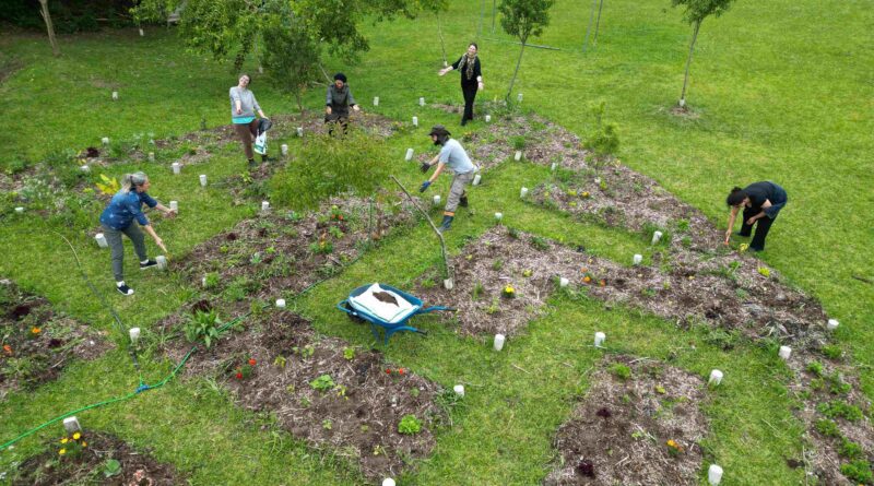 “Jardins Criativos” será entregue ao bairro Santa Fé com um Seminário de Sustentabilidade, Inovação Social e Cidades Inteligentes “Jardins Criativos” será entregue ao bairro Santa Fé com um Seminário de Sustentabilidade, Inovação Social e Cidades Inteligentes