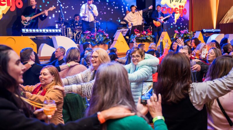 34º FestiQueijo terá 65 shows ao longo de cinco finais de semana em Carlos Barbosa 34º FestiQueijo terá 65 shows ao longo de cinco finais de semana em Carlos Barbosa