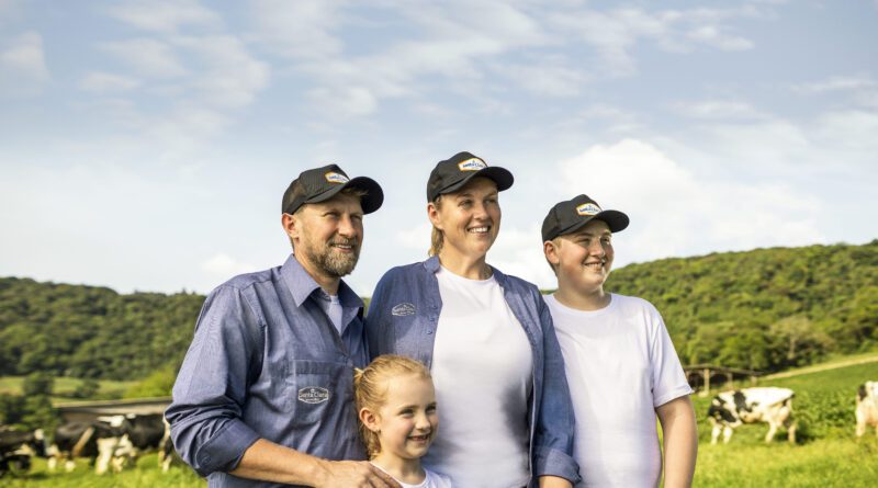 Campanha especial celebra os 114 anos da Cooperativa Santa Clara Campanha especial celebra os 114 anos da Cooperativa Santa Clara