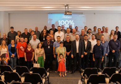 Prefeito Jonas anuncia 100% de ruas pavimentadas nos Bairros Industrial e Primeiro de Maio