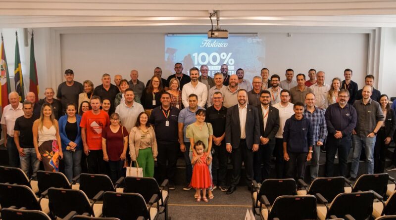 Prefeito Jonas anuncia 100% de ruas pavimentadas nos Bairros Industrial e Primeiro de Maio