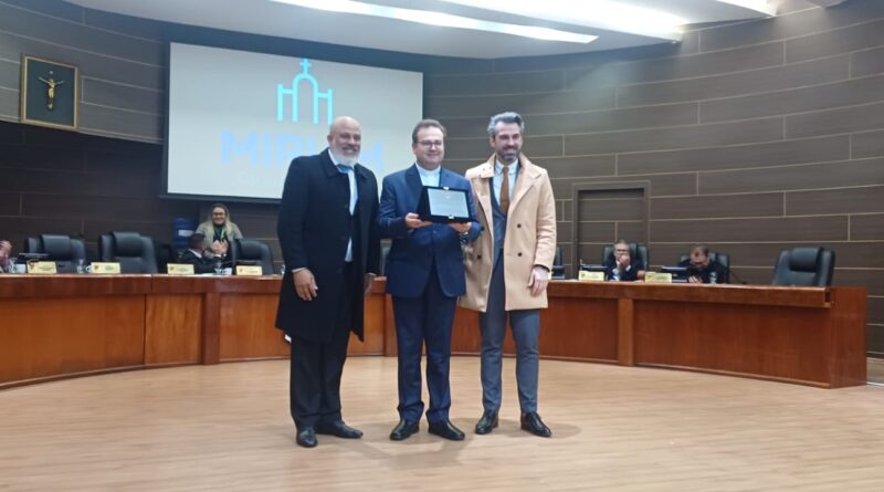 Rádio Miriam Caravaggio recebe homenagem da Câmara de Vereadores pelos 70 anos de boa notícia
