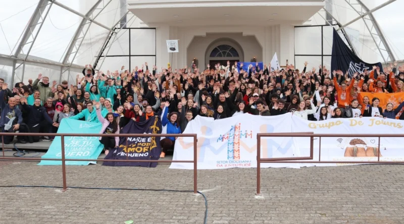 Romaria da Juventude leva mais de 500 jovens ao Santuário durante 147ª Romaria de Nossa Senhora de Caravaggio Romaria da Juventude leva mais de 500 jovens ao Santuário durante 147ª Romaria de Nossa Senhora de Caravaggio