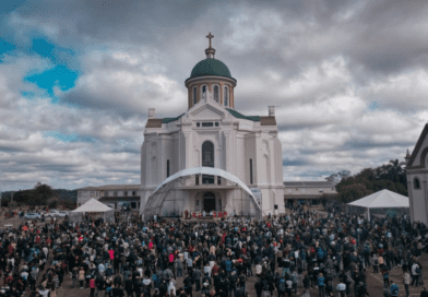 Primeiros dois dias atraem mais de 65 mil pessoas na 147ª Romaria de Nossa Senhora de Caravaggio Primeiros dois dias atraem mais de 65 mil pessoas na 147ª Romaria de Nossa Senhora de Caravaggio