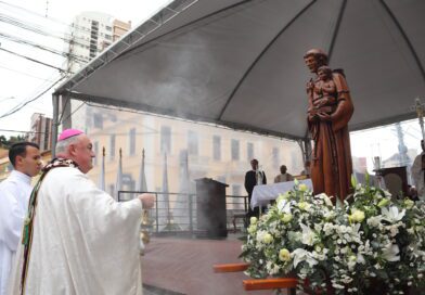 Dia Festivo 148ª Festa de Santo Antônio de Bento Gonçalves reúne mais de 10 mil pessoas, em momentos de fé e devoção Dia Festivo 148ª Festa de Santo Antônio de Bento Gonçalves reúne mais de 10 mil pessoas, em momentos de fé e devoção