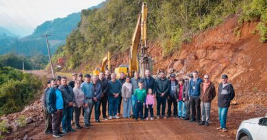 Prefeitura de Farroupilha inicia obras de asfaltamento de trecho da FR-04 em Caravagetto