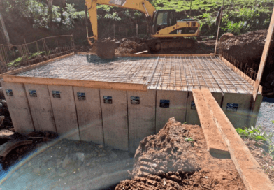 Prefeitura de Farroupilha avança em obras de recuperação em galeria pluvial da FR-215, em Caravagetto Prefeitura de Farroupilha avança em obras de recuperação em galeria pluvial da FR-215, em Caravagetto