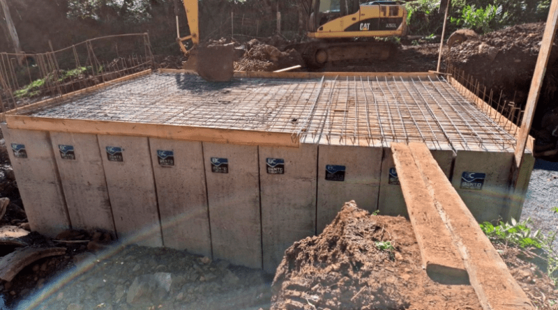 Prefeitura de Farroupilha avança em obras de recuperação em galeria pluvial da FR-215, em Caravagetto Prefeitura de Farroupilha avança em obras de recuperação em galeria pluvial da FR-215, em Caravagetto
