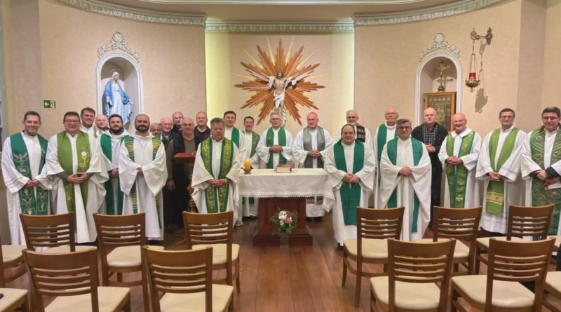 Padres da Diocese de Caxias do Sul vivenciam retiro anual de espiritualidade Padres da Diocese de Caxias do Sul vivenciam retiro anual de espiritualidade