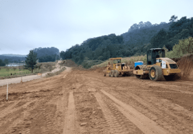 Prefeitura avança em obras de pavimentação da Avenida Perimetral Oeste Prefeitura avança em obras de pavimentação da Avenida Perimetral Oeste
