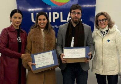Professores da UCS compartilham experiências sobre Augmented Learning em evento da ACAFE Professores da UCS compartilham experiências sobre Augmented Learning em evento da ACAFE