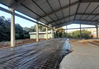 Prefeitura de Farroupilha avança em construção da quadra poliesportiva do bairro Primeiro de Maio