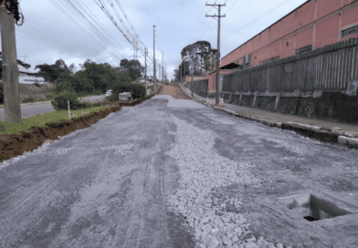 Pavimentação asfáltica na Avenida das Indústrias segue avançando em Farroupilha Pavimentação asfáltica na Avenida das Indústrias segue avançando em Farroupilha