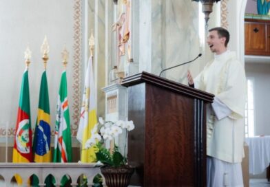 Stefano Fagundes Petroli é ordenado diácono em Nova Prata Stefano Fagundes Petroli é ordenado diácono em Nova Prata