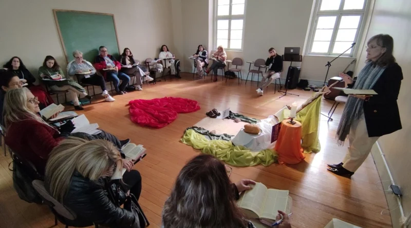 Coordenação Diocesana da Iniciação à Vida Cristã realiza retiro de catequistas com momentos de oração, reflexão e troca de experiências Coordenação Diocesana da Iniciação à Vida Cristã realiza retiro de catequistas com momentos de oração, reflexão e troca de experiências