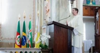 Stefano Fagundes Petroli é ordenado diácono em Nova Prata Stefano Fagundes Petroli é ordenado diácono em Nova Prata