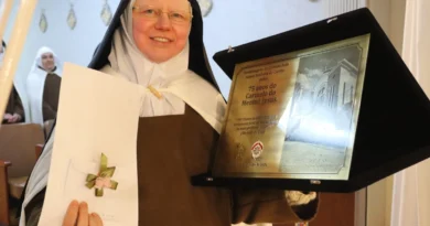 Missa Solene presidida por Dom José Gislon marca os 75 anos do Carmelo do Menino Jesus de Caxias do Sul