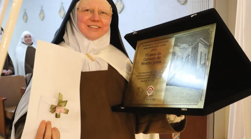 Missa Solene presidida por Dom José Gislon marca os 75 anos do Carmelo do Menino Jesus de Caxias do Sul Missa Solene presidida por Dom José Gislon marca os 75 anos do Carmelo do Menino Jesus de Caxias do Sul