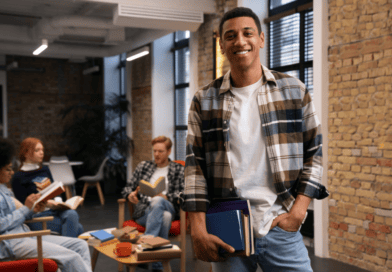 Prefeitura abre inscrições para curso gratuito voltado a jovens que buscam o primeiro emprego Prefeitura abre inscrições para curso gratuito voltado a jovens que buscam o primeiro emprego