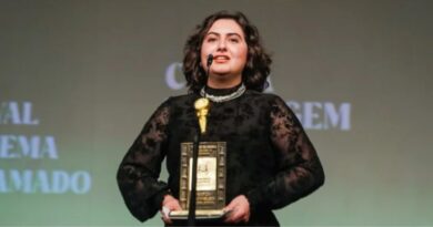 Filme produzido por alunos de Produção Audiovisual da UCS é premiado no Festival de Cinema de Gramado Filme produzido por alunos de Produção Audiovisual da UCS é premiado no Festival de Cinema de Gramado