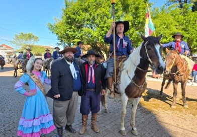 25ª Região Tradicionalista participa da 77ª Geração e Distribuição da Chama Crioula 25ª Região Tradicionalista participa da 77ª Geração e Distribuição da Chama Crioula