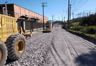 Prefeitura de Farroupilha segue avançando com as obras de pavimentação da Avenida das Indústrias Prefeitura de Farroupilha segue avançando com as obras de pavimentação da Avenida das Indústrias