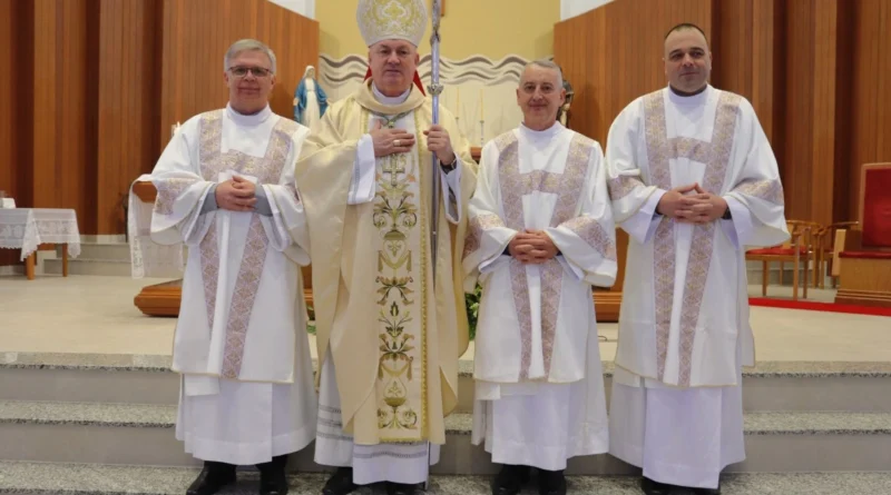Denis Pocai, Roberto Masutti e Tiago Orbach são ordenados diáconos permanentes em Bento Gonçalves