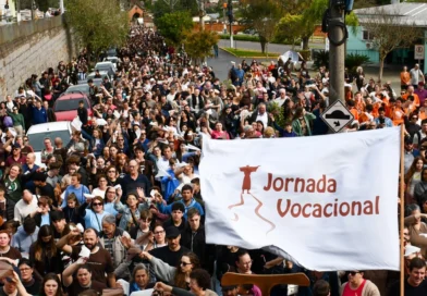 12ª Jornada Vocacional reúne missionários e caravanas e movimenta comunidade de Garibaldi 12ª Jornada Vocacional reúne missionários e caravanas e movimenta comunidade de Garibaldi