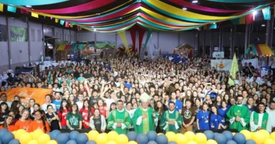 Mais de 800 jovens celebram a 9ª Jornada Diocesana da Juventude em Flores da Cunha