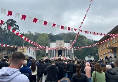 Paróquia de Nova Bassano reúne mais de 10 mil pessoas na 35ª Romaria em honra ao Senhor Bom Jesus Paróquia de Nova Bassano reúne mais de 10 mil pessoas na 35ª Romaria em honra ao Senhor Bom Jesus