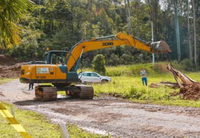 Prefeitura segue trabalhando na recuperação de vias do interior após as fortes chuvas em Farroupilha Prefeitura segue trabalhando na recuperação de vias do interior após as fortes chuvas em Farroupilha