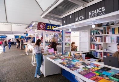 UCS diversifica sua participação na 42ª Feira do Livro de Caxias do Sul UCS diversifica sua participação na 42ª Feira do Livro de Caxias do Sul