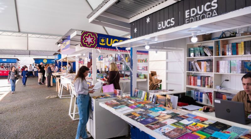 UCS diversifica sua participação na 42ª Feira do Livro de Caxias do Sul UCS diversifica sua participação na 42ª Feira do Livro de Caxias do Sul