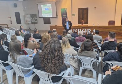 Cooperativa Vinícola Aurora sedia encontro sobre legislação trabalhista na safra da uva