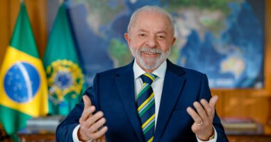 Lula é reeeito para o quarto mandato com mais de 51 por cento dos votos
