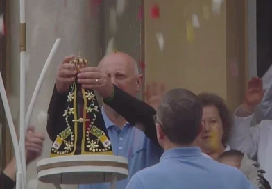 “Com Maria em comunidade, conhecer e praticar a palavra” foi o tema da 85ª Romaria de Nossa Senhora Aparecida, em Nova Prata “Com Maria em comunidade, conhecer e praticar a palavra” foi o tema da 85ª Romaria de Nossa Senhora Aparecida, em Nova Prata
