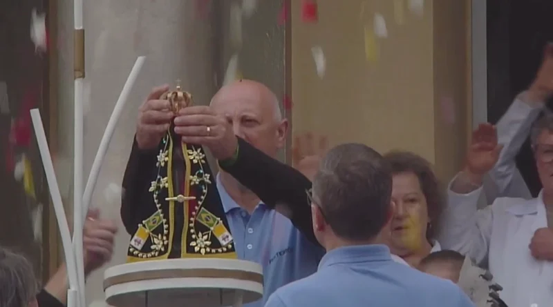 “Com Maria em comunidade, conhecer e praticar a palavra” foi o tema da 85ª Romaria de Nossa Senhora Aparecida, em Nova Prata “Com Maria em comunidade, conhecer e praticar a palavra” foi o tema da 85ª Romaria de Nossa Senhora Aparecida, em Nova Prata