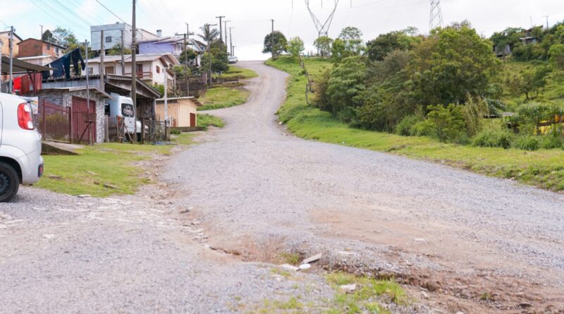 Prefeitura de Farroupilha inicia obras de pavimentação e drenagem da Rua Gramado entre os bairros Industrial e América Prefeitura de Farroupilha inicia obras de pavimentação e drenagem da Rua Gramado entre os bairros Industrial e América